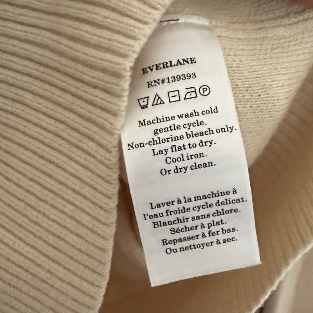 Everlane Cream V-Neck Pullover Sweater - Picture 3 of 4